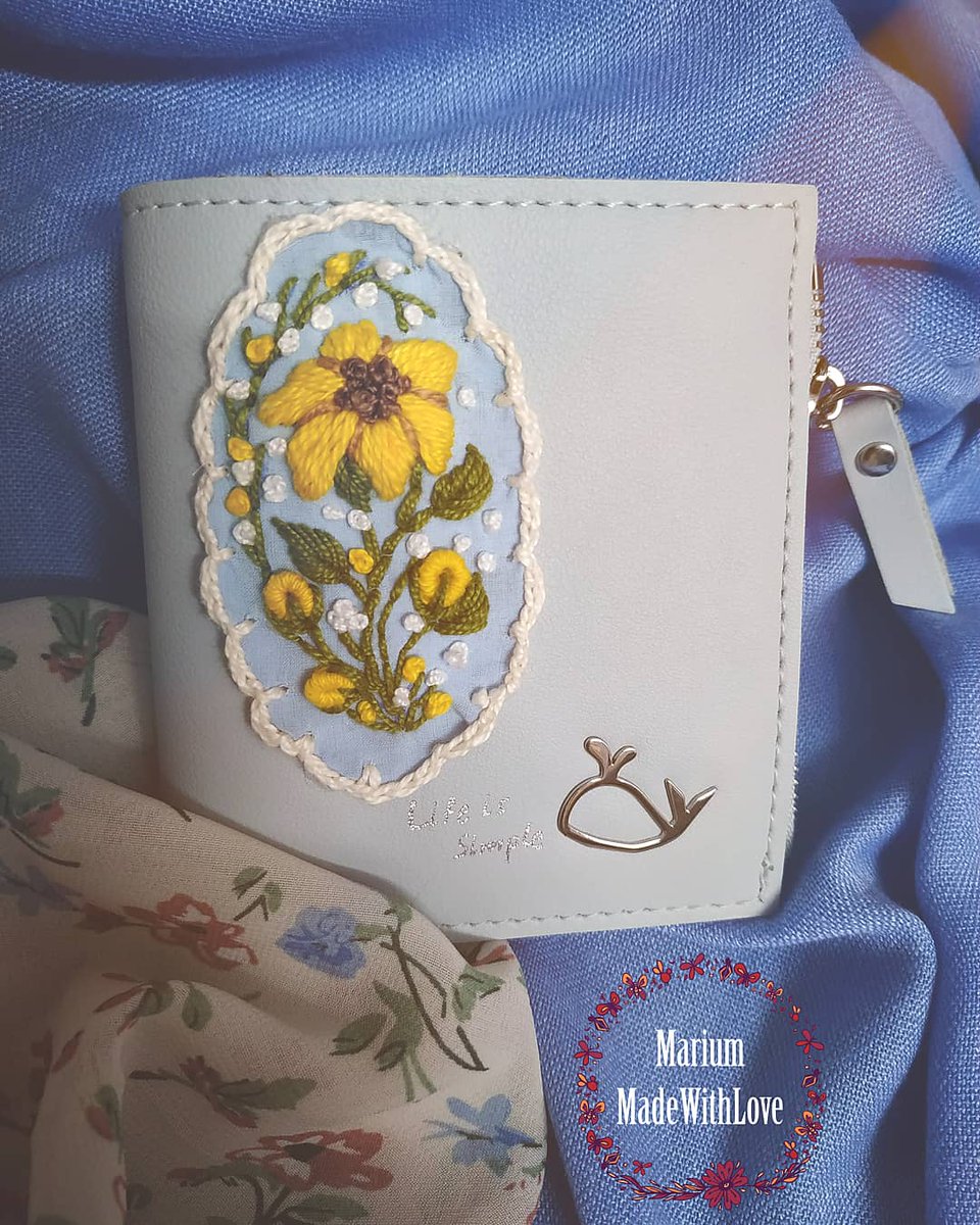 Whatever_MHH's tweet photo. #Marium #MadeWithLove 💙 #likeforlikes #likeforfollow #like4likes #sunflower 🌻 #sunflowerhandmade #follow4followback #handmadeaccessories #handmadeflower 🌷 #handmadebyme #handmade #flowers #handmade #handmadebags #handmadewallet #alexandriaegypt🇪🇬#lifeissimple #minisojapan 🌻 https://t.co/wHRzfhH3g0