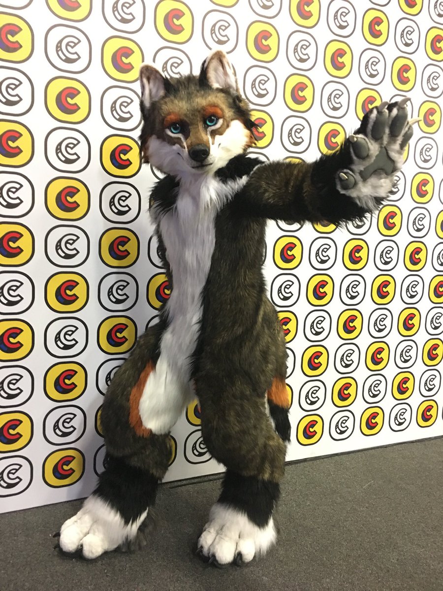 Gauthewolf's tweet photo. Stop and consider all your option here...
One of my favorite pictures from comic con ^^
#FursuitFriday #Fursuit #stuffedpanda #furry #furryfandom https://t.co/KOZkaFDijH