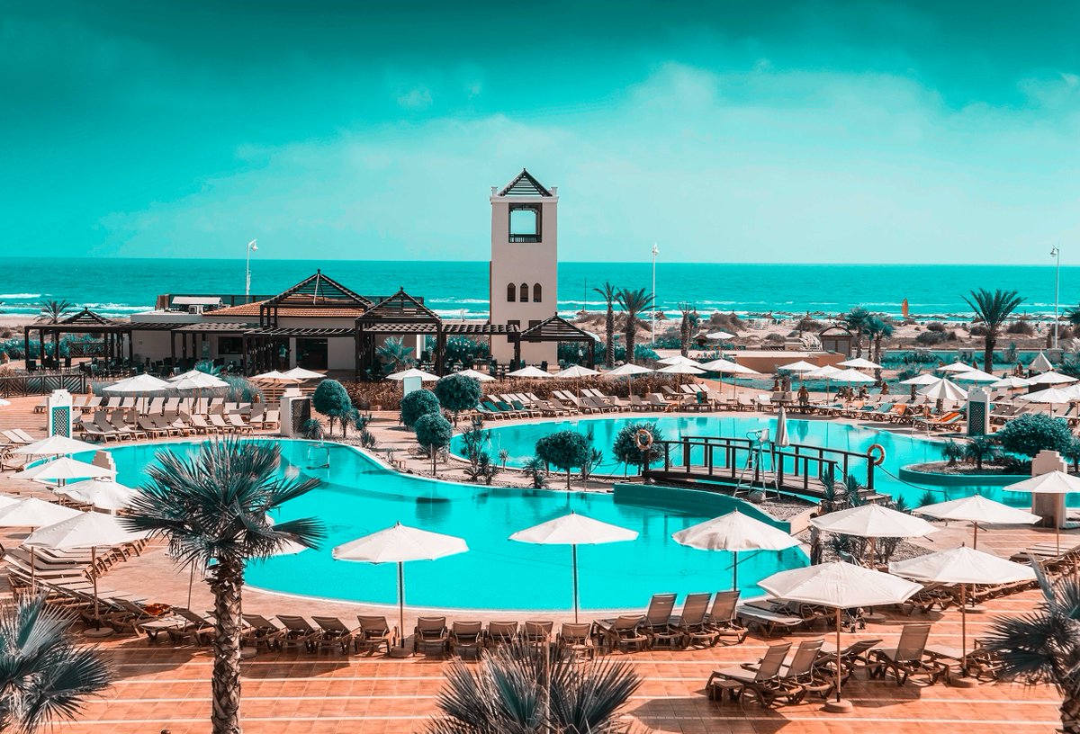 Levantarte y que tu única decisión sea, ¿playa o piscina? 
Visita nuestro resort Be Live Collection Saïdia y convierte ese deseo en realidad. bit.ly/2KQGntp