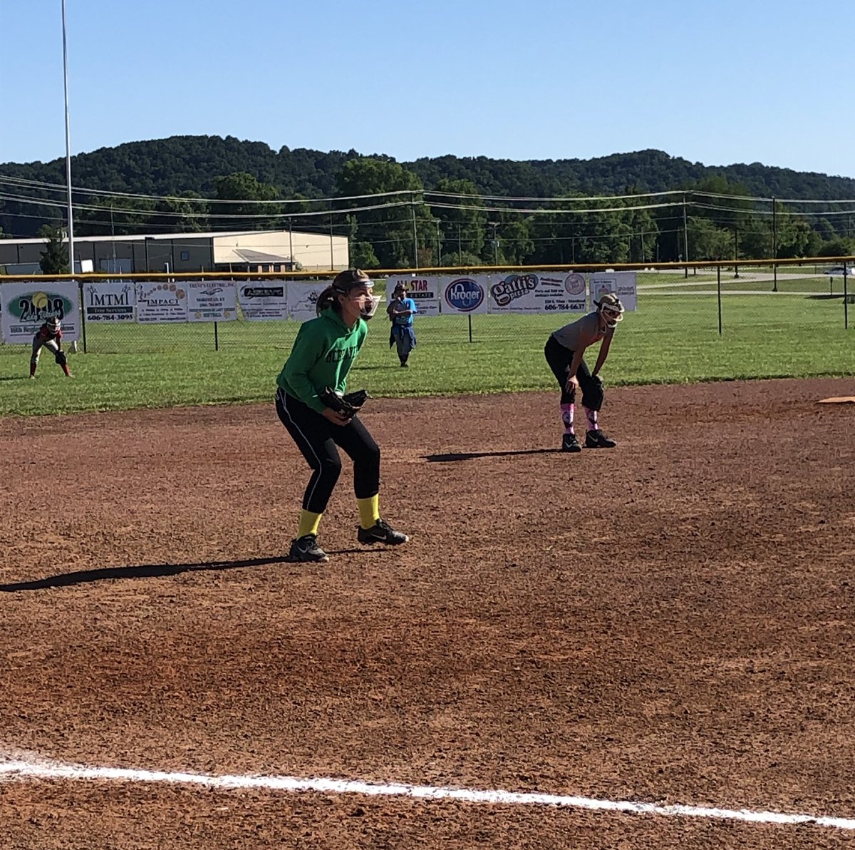 rcshssoftball's tweet photo. Scrimmage game today on our last day of camp! The players showed off the skills that they learned all week. We are so proud of their effort, attitude and focus all week long! Truly a great group of girls! 🥎 https://t.co/eJu5DHjAlK