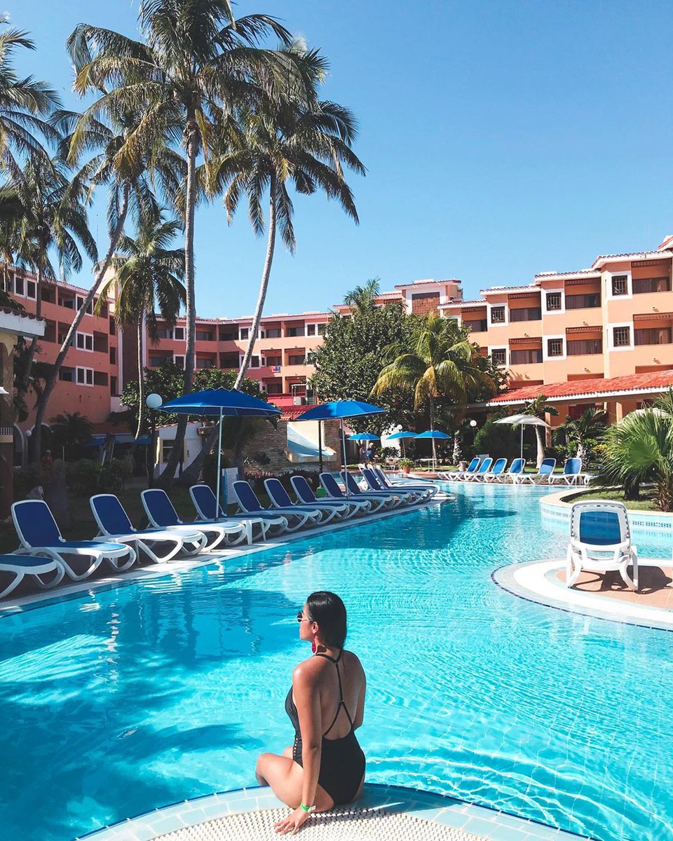 Tú eres el sol. Déjanos ser tu horizonte.

📸 @ fancynancista 
Tagging @belivehotels