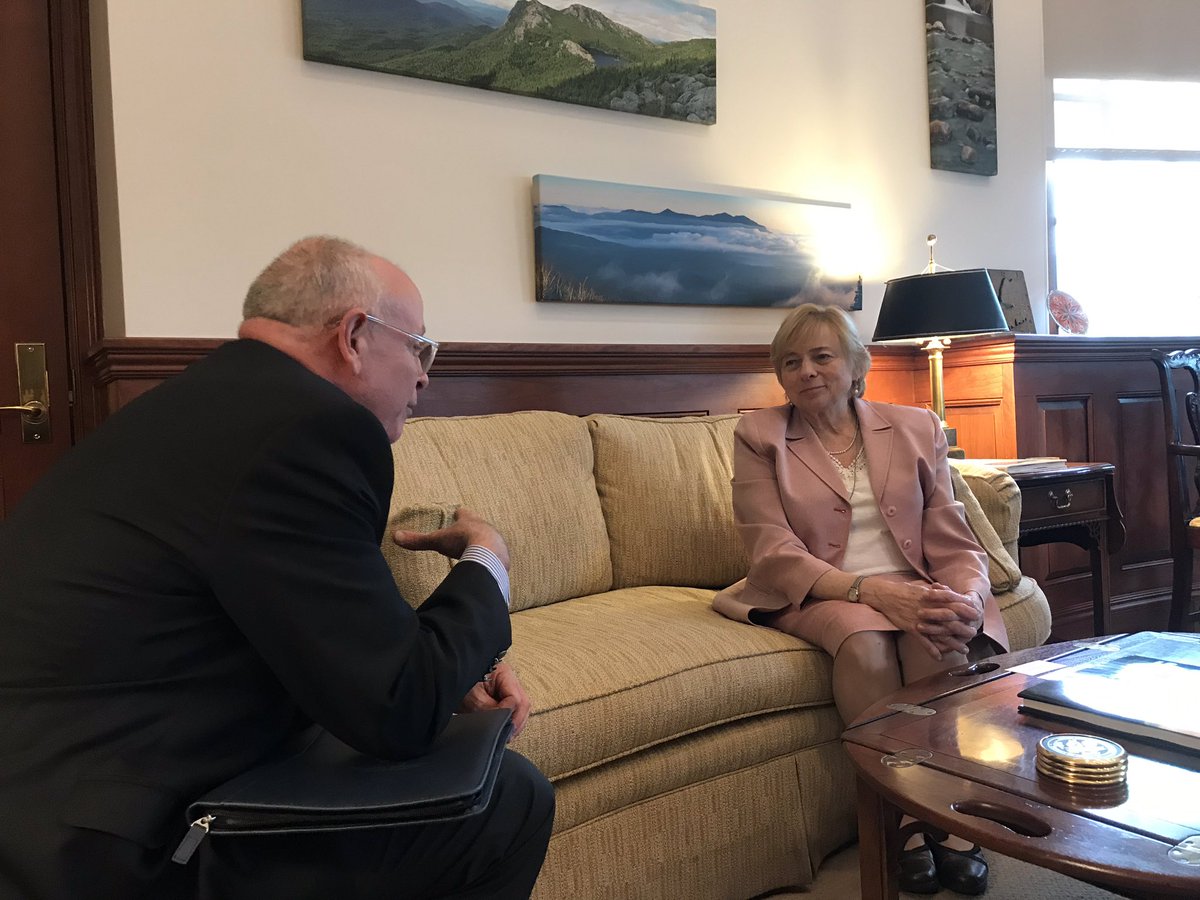 ConsulmexBoston's tweet photo. Today our Consul General @afierrog met Governor Mills @GovJanetMills of #Maine. We discussed opportunities to collaborate and strengthen our relationship and acknoledged the role of @MITC #BetterTogether #NeighborsAndPartners #TMEC https://t.co/fYgQ2XBCwc
