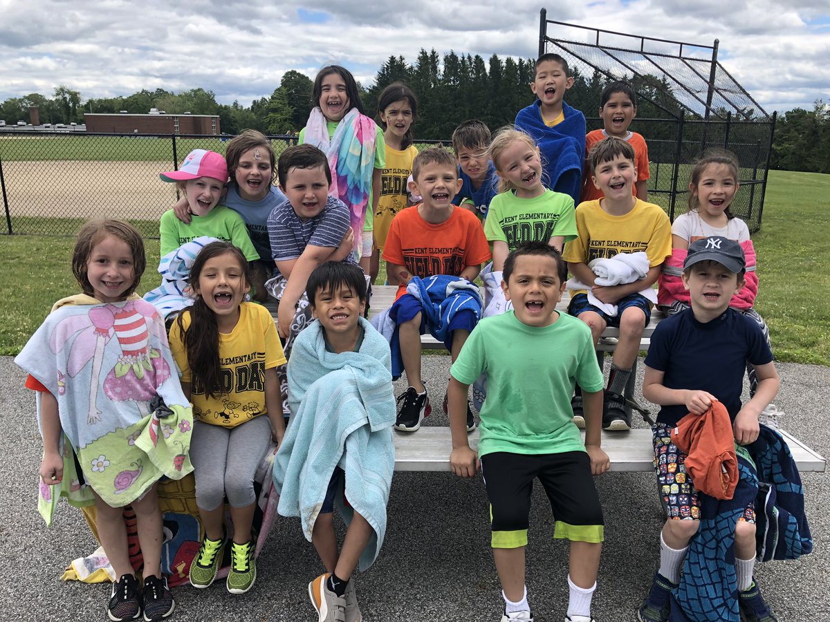Field Day fun and a great chance to practice our 6C skills in our teams today. #Carmel6Cs @KESPrincipal6Cs @carmelsupt <a href="/JanetWarden/">Dr. Janet Warden</a> @Carmelschools