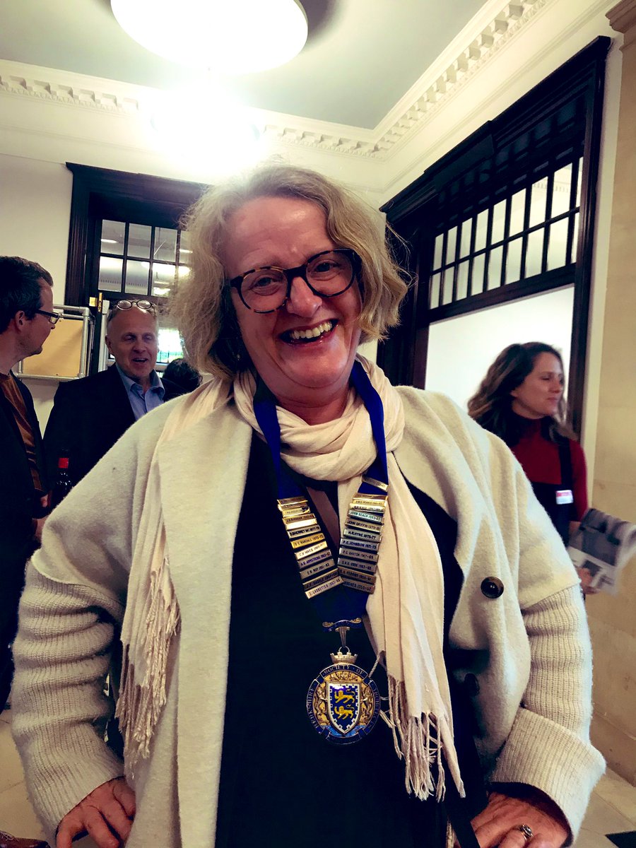 The wonderful @FloraArchitect trying on our Chair’s historic medal at this evening’s End of Year show <a href="/UniRdg_Arc/">Reading Architecture</a> #womeninarchitecture #architecture