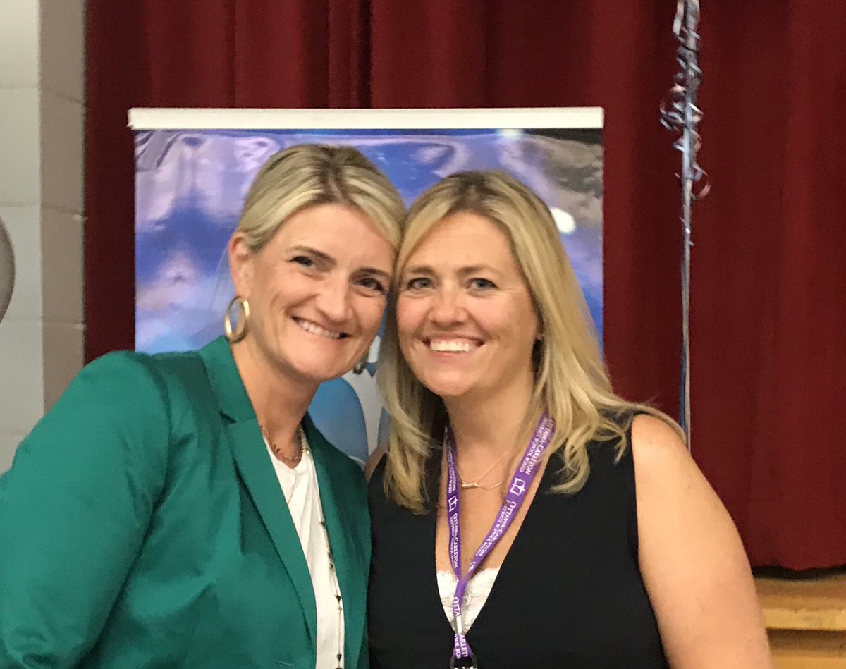 DivaHelen's tweet photo. It was such an honour to be awarded the @OCDSB Chair’s Award at the recognition reception last night. So happy to have my family and my BFF @JodiParker with me- and Always carrying my beautiful sister in my heart.  SHE is who inspires me to #volunteer as much as do! https://t.co/7ycjwonQgk