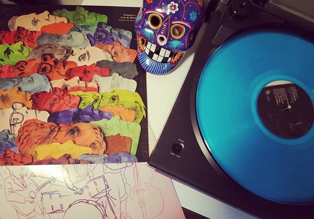 Erasmus_Craven's tweet photo. Disco nuevo de @casadecalexico con @ironandwinetour ? De cabeza a por él!!! #calexico #ironandwine #yearstoburn @subpop #turquoisevinyl #nowspinning #vinyl #vinylgram #vinylcollection #vinylrecord #vinylmusic #recordcollection #vinylclub #vinyladdict #in… https://t.co/14qfQdXY0s https://t.co/mNn38E3gbJ