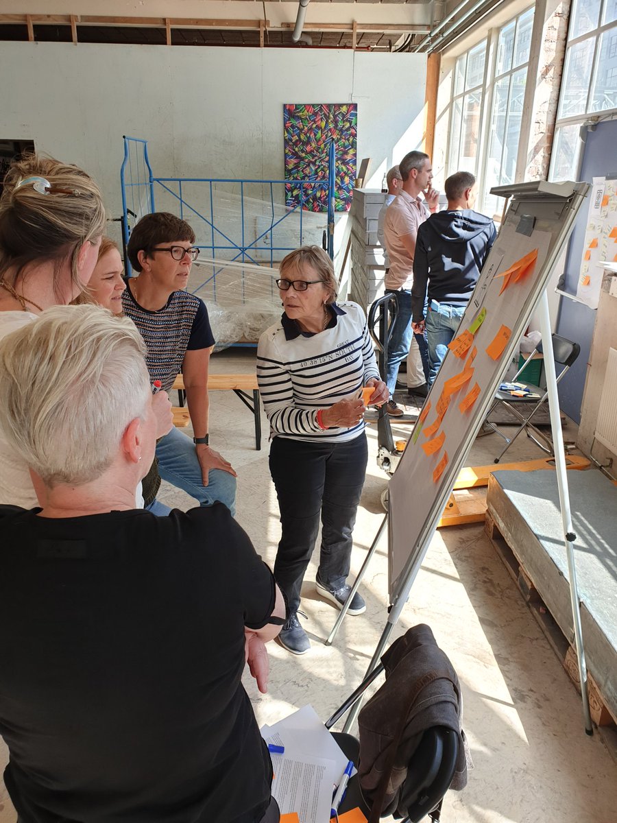 EdwinGeleijn's tweet photo. Heel inspirerend hoe deelnemers tijdens #FX2019 actief meedenken over het verbeteren van onze https://t.co/TbeYS8kBrw app zodat we eind dit jaar klaar zijn voor de multicenter trial.
@amsterdamumc @HU_Beweegzorg @ValkenetKarin @UMCUtrecht https://t.co/rVhZ0AVU4Y