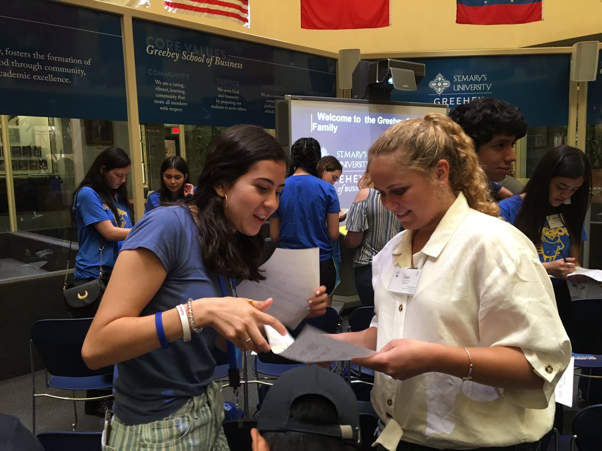 StMarysGSB's tweet photo. This week we welcomed new #Rattlers to the @StMarysGSB!! Welcome to the #GSBfamily, y’all!! 🐍 #StMU #Classof2023 #WeAreGSB https://t.co/UrvDMAqlng