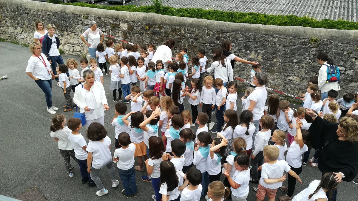 Une fête variée où chacun a pu donner le meilleur de lui même à l école Largenté ... Merci aux enfants et à l équipe enseignante pour tout ce  beau travail !