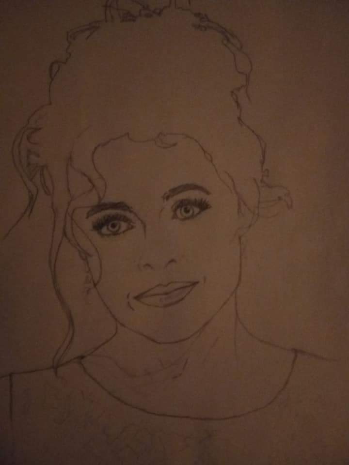 Absolutely amazed by the talent of my 14 year old daughter. This is a sketch that she did of her favorite actress #helenabonhamcarter. Just beautiful!