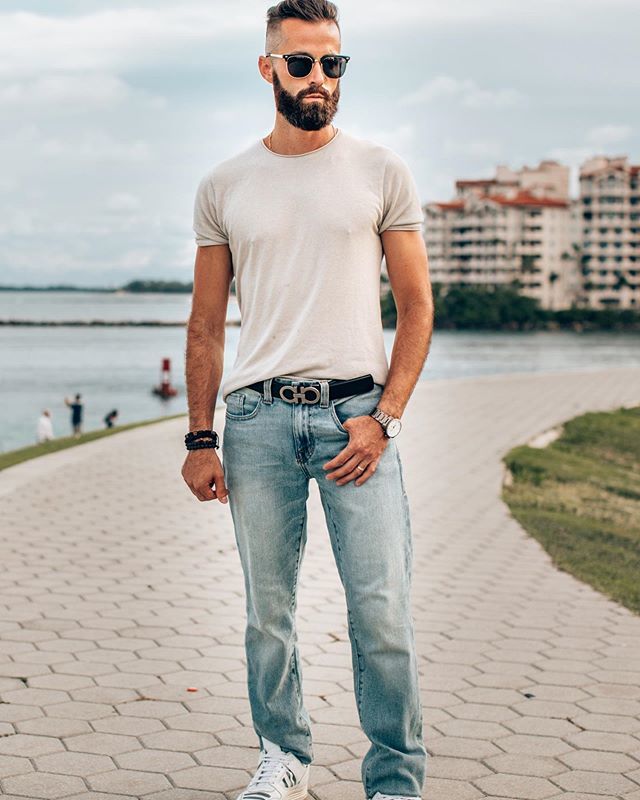 mikecheckco's tweet photo. This summer's must-have jeans are @fidelitydenim. Handcrafted premium denim designed + made in Los Angeles with fabric imported from Italy and Japan. Finally, a pair of real jeans with a perfect fit you can wear all day long.
#madeinfidelity
::
Shop my collection of summer d… https://t.co/w4XaHgKs3c