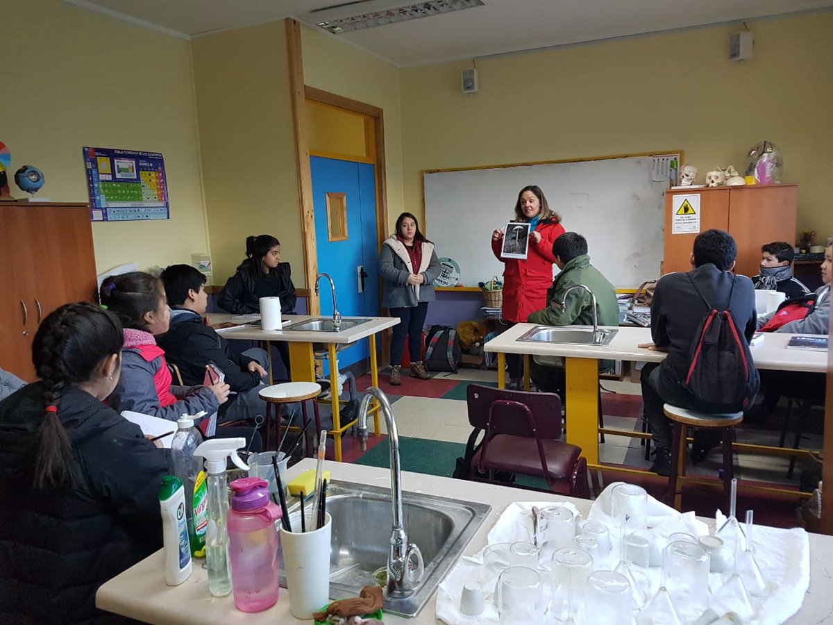 SIB_Aysen's tweet photo. [Prensa 14/06] @VIENTOPATAGON Equipo del Centro Universitario Coyhaique viajó por primera vez a la localidad de Villa O’Higgins para realizar talleres sobre biodiversidad https://t.co/fmIogMibbs https://t.co/RZAyarWmR7