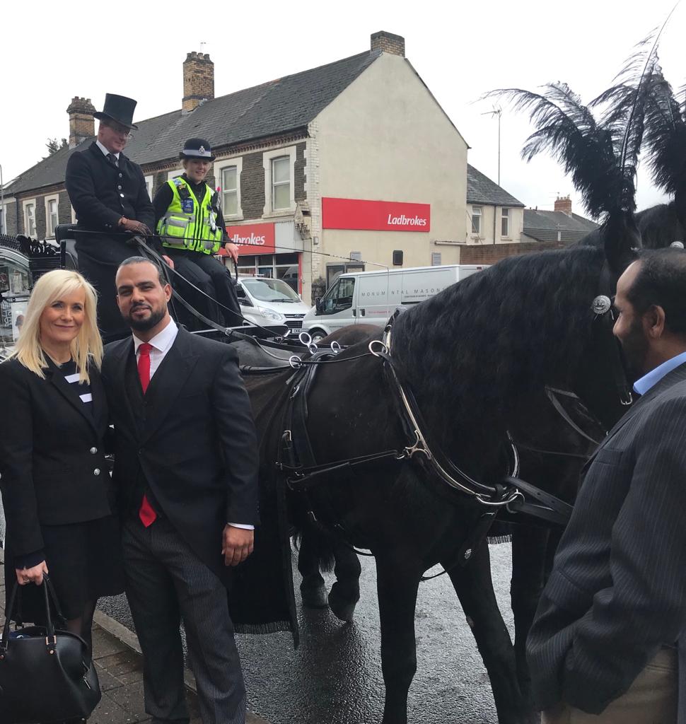 swpbpa's tweet photo. T/DS Melanie Deere with the founder of @WR_Funerals Ahmed Alsisi, Becky Jones @2wishupon &amp; Senior Coroner Graham Hughes. A multi faceted approach to deliver excellent and bespoke services to bereaved families when they need help the most ^6083 🙏🏽 #familyliaison https://t.co/xp3w7Zuw4s