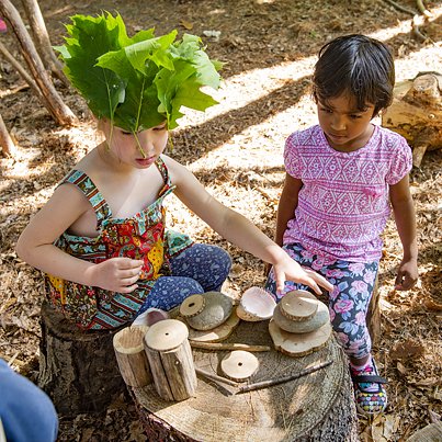 CommunityPlayUS's tweet photo. The Importance of Pretend Play in Natural Settings https://t.co/fJHgPSNQ2y https://t.co/IcQtZvpnLN
