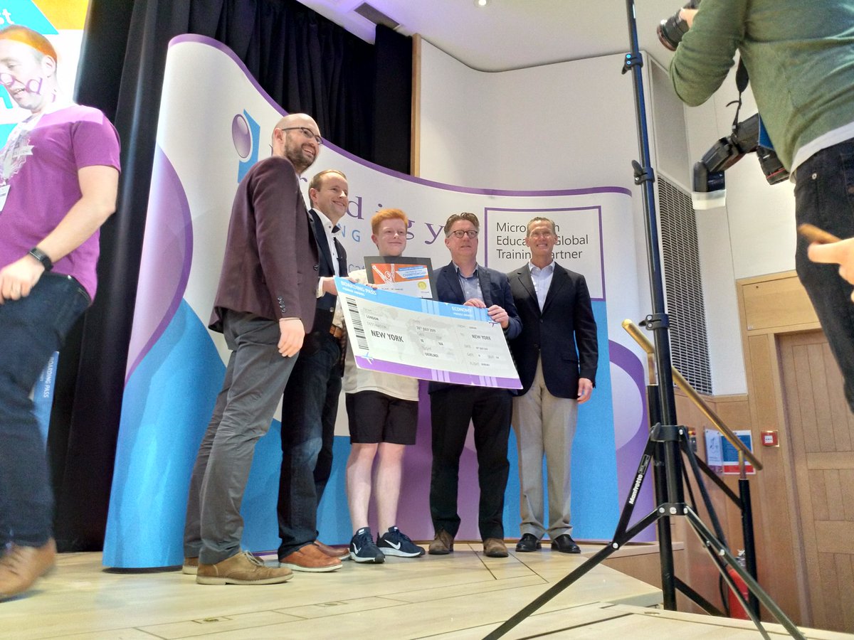 ElaineTopham's tweet photo. Congratulations @Mista_Kool1 😁 #MOS4N19 champion for the UK again 👍
#CMLive19 https://t.co/Q5yJrgpD1J