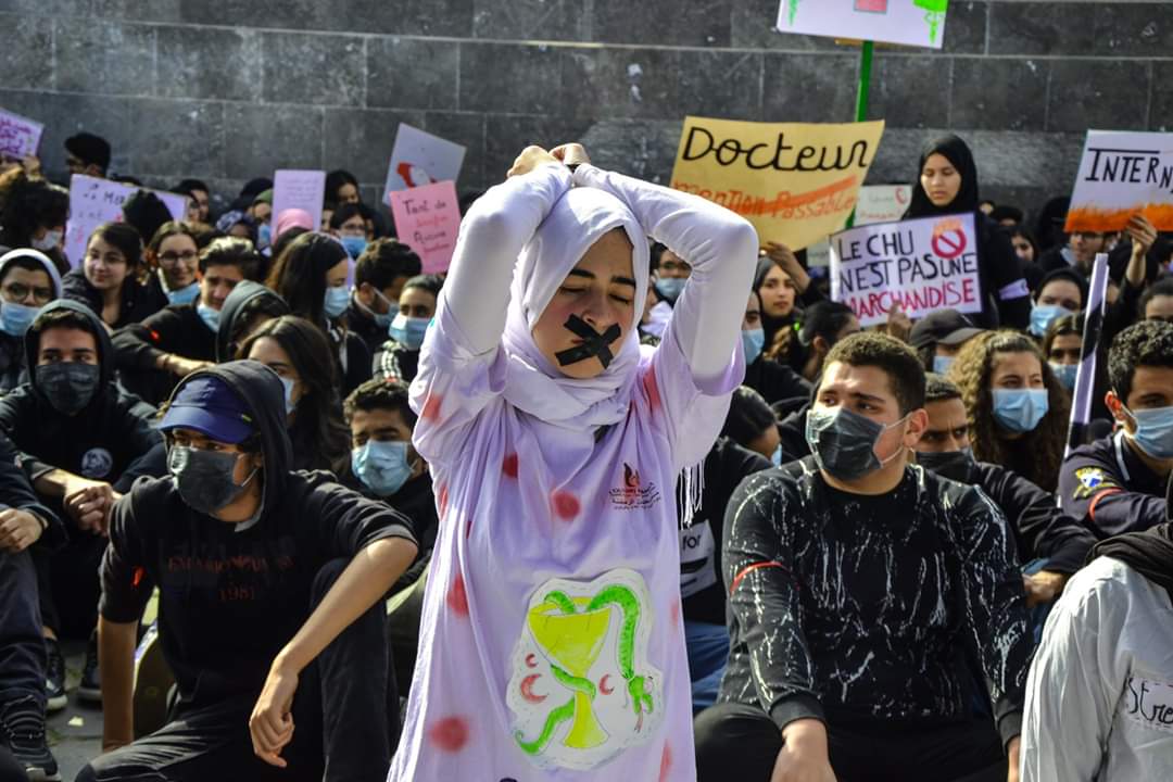 FBessbassi's tweet photo. firing parents because their children boycotted exams?
firing professors for freely expressing their support to their students?
WELCOME TO MOROCCO 🇲🇦🇲🇦
#DoctorsUnderOppression https://t.co/cSWeN6mXkJ