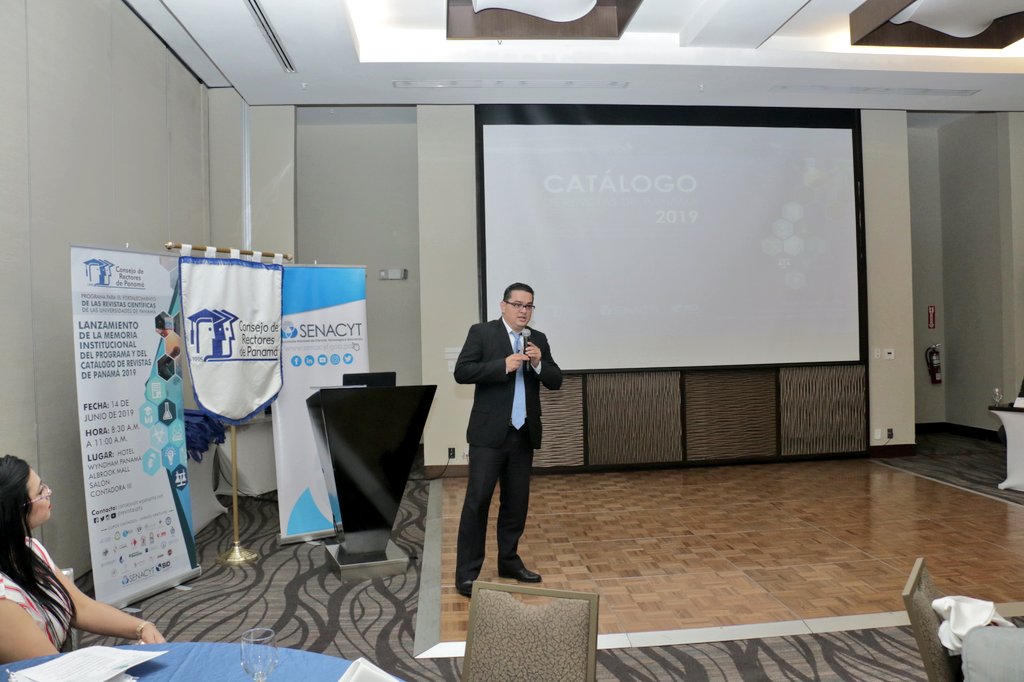 senacyt's tweet photo. Danny Murillo de la @utppanama presentó el Catálogo de Revistas de Panamá 2019, una herramienta creada a través del Programa de Fortalecimiento de las Revistas Científicas de las Universidades de Panamá, para la difusión y promoción de las 
revistas. https://t.co/BgRvQnHO4O