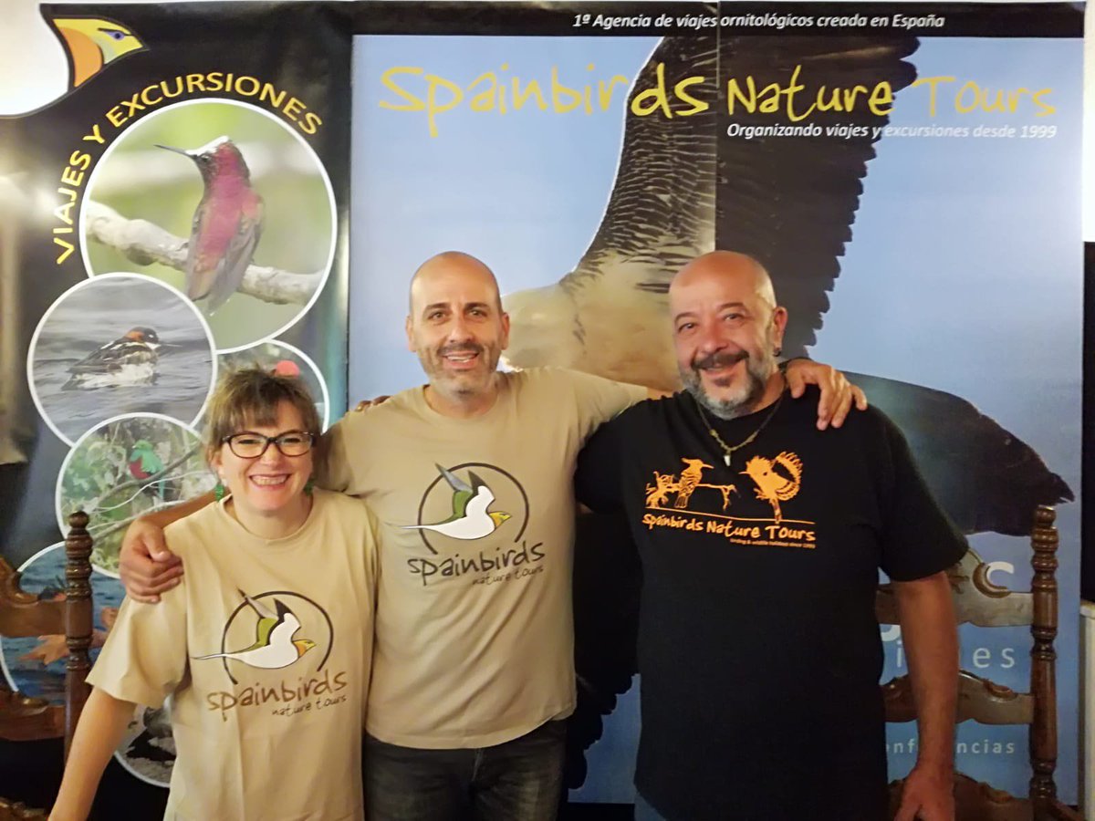 thebirdshotel's tweet photo. El Hostal Almanzor tiene, este fin de semana, el grandísimo honor de acoger la celebración del Vigésimo Aniversario @SPAINBIRDS_ . La primera agencia de viajes ornitolígicos de España. Nuestra mas sincera felicitación y nuestro más profundo agradecimiento. #Gredos #ornigología https://t.co/GtSsHYw4er
