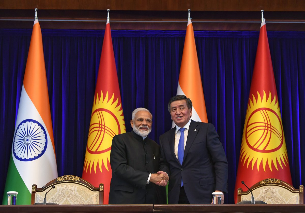 narendramodi's tweet photo. мамлекетбашчысыЖээнбековмененкенирисүйлошүүлөрөттү. Экономика, соода, маданият жана башка Индия менен Кыргызстандын достугуна түрткү боло турган секторлор талкууланды. https://t.co/bW3OADAQwM