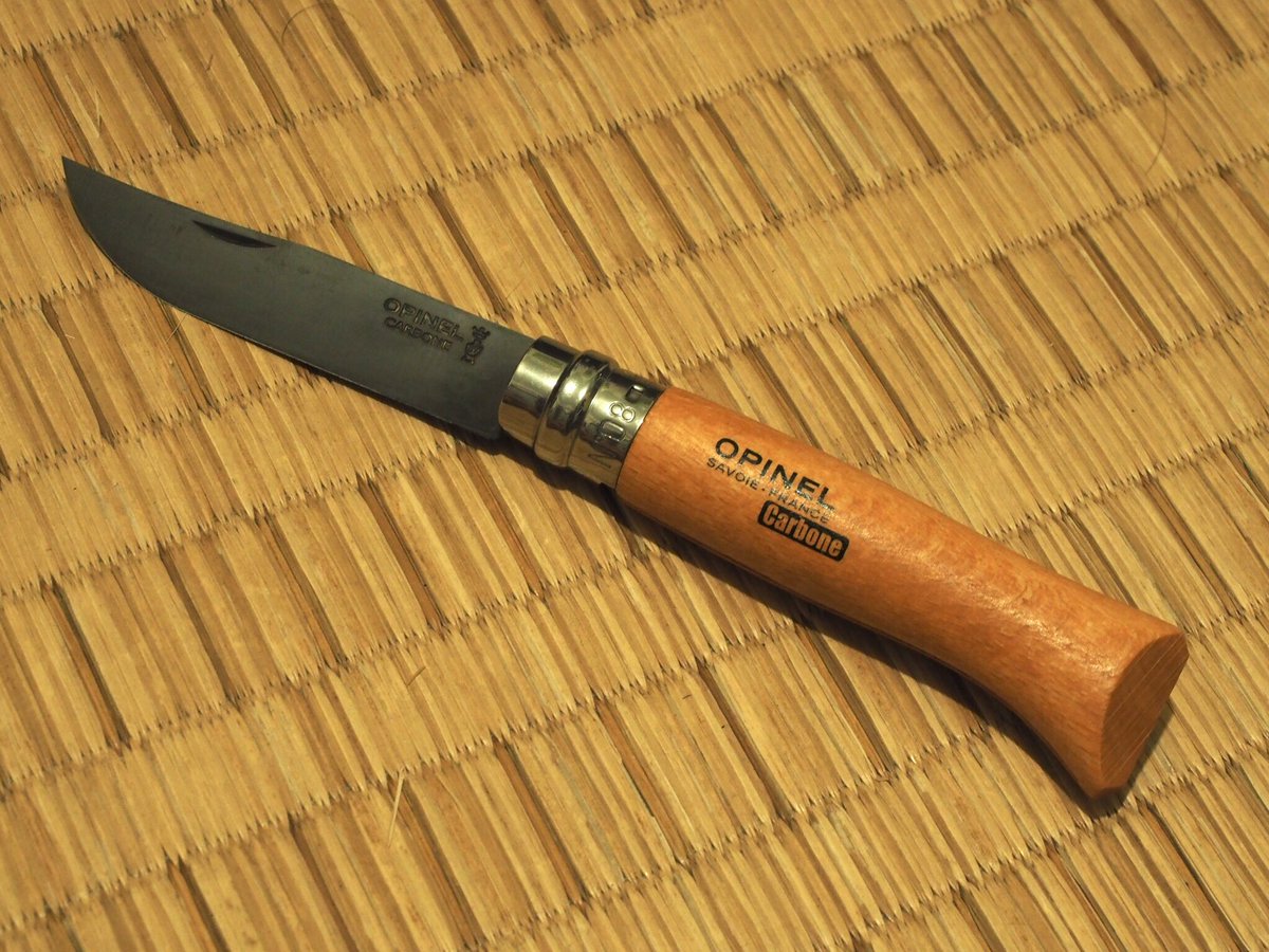 music_ation's tweet photo. OPINELナイフのNo.8を買いました。
ブレードは黒錆加工を施し、
柄の部分は蜜蝋クリームを重ね塗り。
あとは刃を研ぐのみ。
それはまた今度のお楽しみ。
#opinel #opinel8 https://t.co/iCqw8skyhM