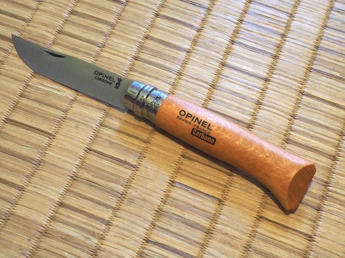 music_ation's tweet photo. OPINELナイフのNo.8を買いました。
ブレードは黒錆加工を施し、
柄の部分は蜜蝋クリームを重ね塗り。
あとは刃を研ぐのみ。
それはまた今度のお楽しみ。
#opinel #opinel8 https://t.co/iCqw8skyhM
