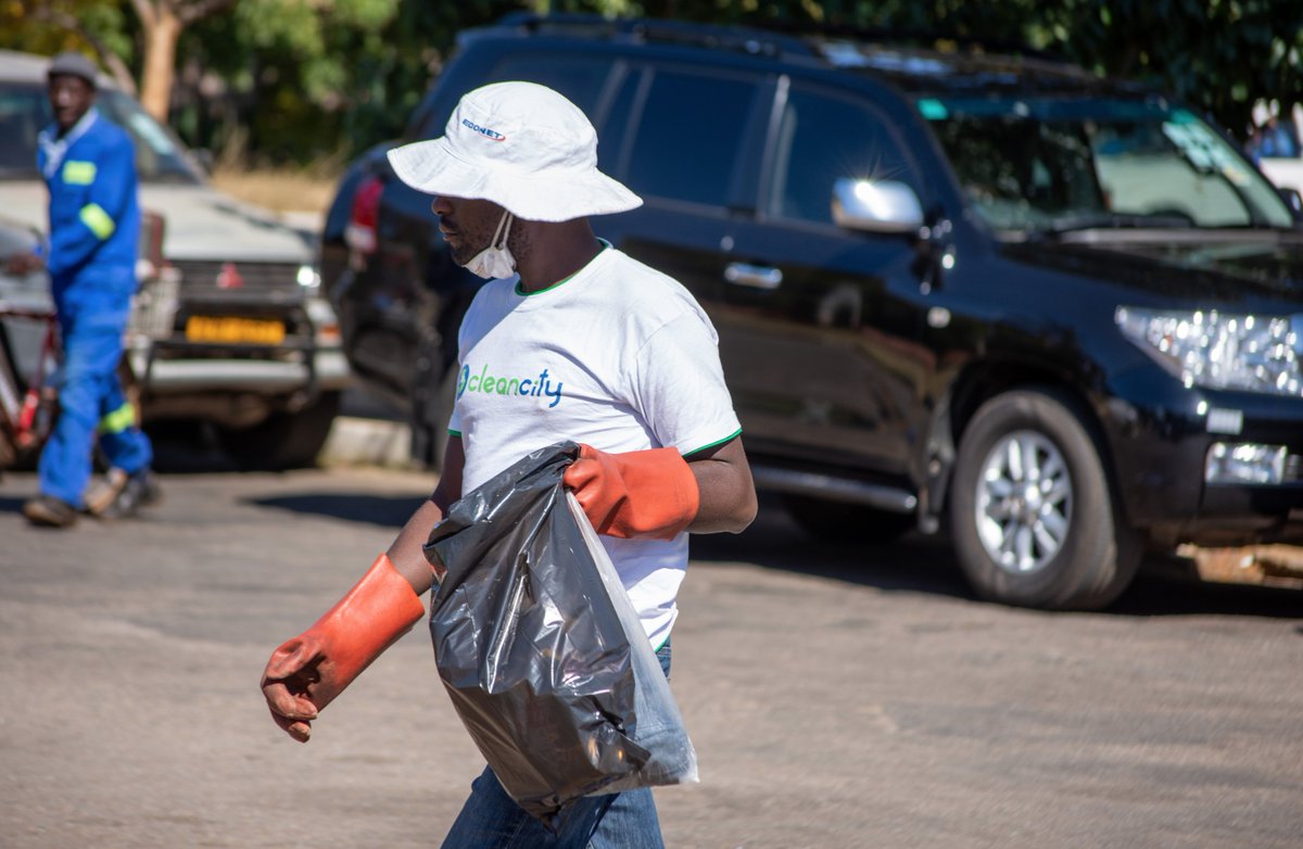 CleanCityAfrica's tweet photo. #CleanCityAfrica - Over 100 Community Environmental Services (CES) volunteers conducting  Awareness &amp; cleaning blitz at Mt Pleasant Shopping Centre &amp; its environs. https://t.co/Lvt1CPPLl5