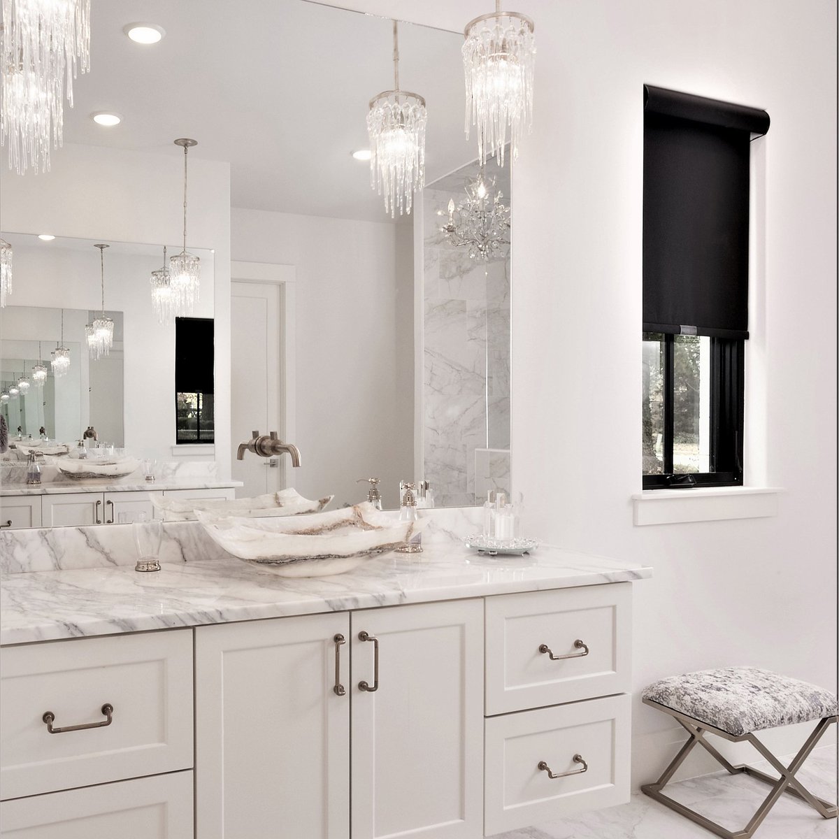 decoratingden's tweet photo. White marble floors and countertops provide a beautiful palette for the molded glass sinks and exquisite crystal lighting.
#decoratingden #decoratingdeninteriors #theden #interiordesign #design #interiordecorating #decorating #decor #roominspiration #homedecor #homedesign https://t.co/B3AOJNUx6v