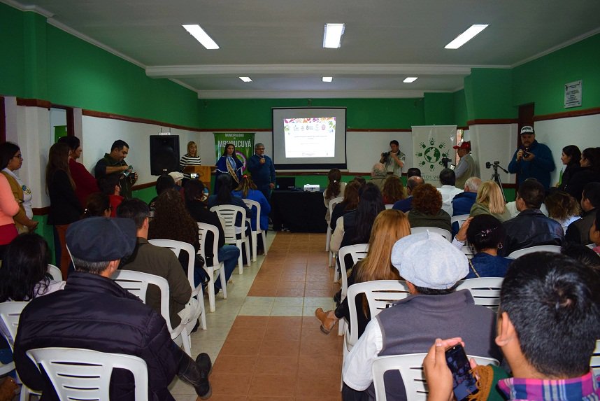Alrededor de 120 personas participarán del Encuentro Regional de Comercialización Turística, dando continuidad a las acciones que lleva adelante el Ministerio de Turismo, en esta ocasión de manera coordinada con la Dirección de Turismo de Santo Tomé. 🤝

turismo.corrientes.gob.ar/noticia/alrede…