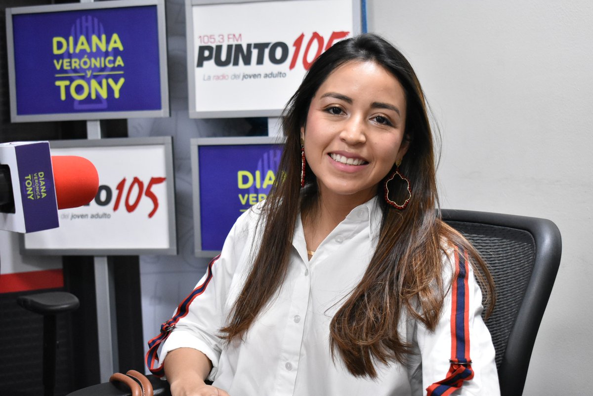 dianavytony's tweet photo. #ENCABINA nos visita Beatriz García, Jefe de Mercadeo y Publicidad de Hoteles @DecameronSV con la buena noticia que volvieron los #DecameronDays y poder celebrar a papá. ¡Aprovechen! Pueden obtener hasta un 40% https://t.co/N7o6RkLV82