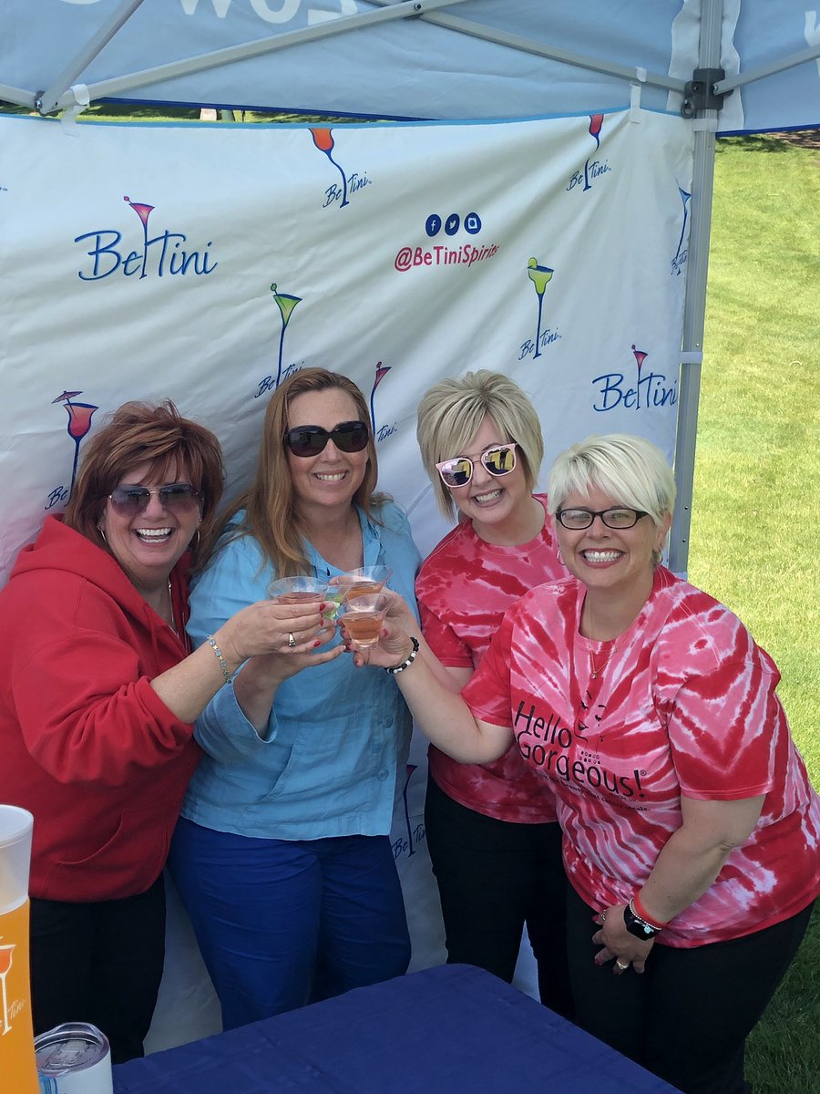 HelloGorgeousIN's tweet photo. Cheers from hole 12 at the Gorgeous! Golf outing. #fun #sassyladies #charityevent #founders #betini @BeTiniSpirits https://t.co/Uc1W1dM8CK