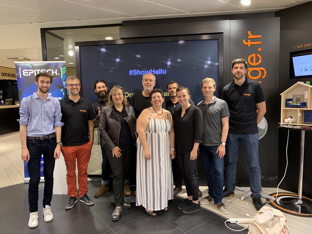 FredCherouvrier's tweet photo. Très heureux du succès de la soirée #ShowHello dans la boutique @Orange #Toulouse
Tout ça grâce à nos ambassadeurs chéris, au fameux duo de la TGB, à la meilleure stagiaire du monde, à notre célèbre et unique @ludivinedealba et à la présence de @levugaelle et de @smainard https://t.co/J2chzoDWGQ