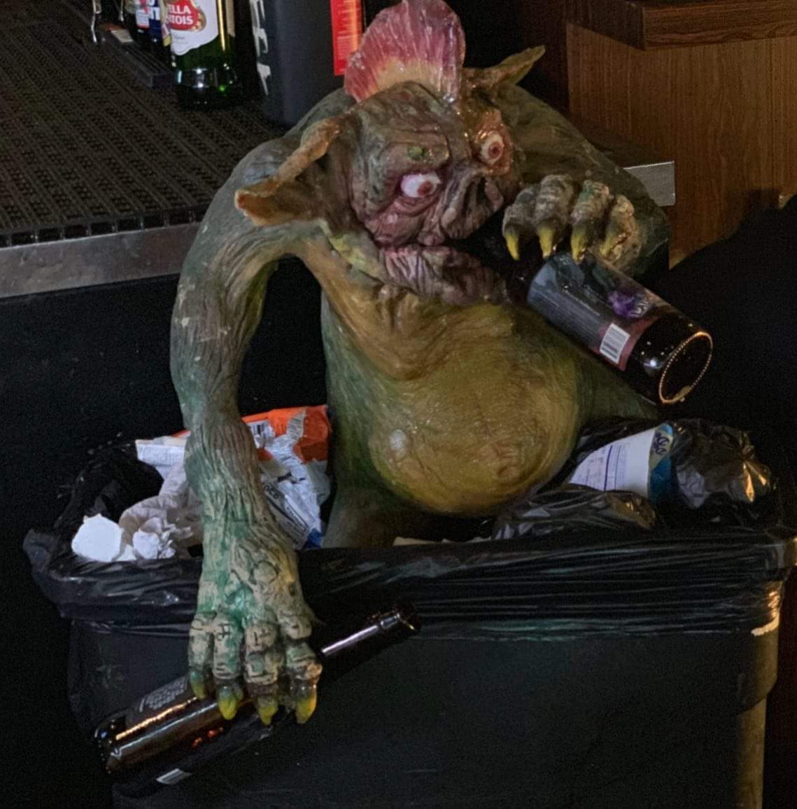 ShaneBitterling's tweet photo. @fullmoonhorror's https://t.co/dA3r7y5vrB is an unprecedented look at indie filmmaking. 2 FREE constant livestreams of the entire process of bringing my script, #HalloweedNight #MeetTheWeedjies to life. You'll see everything but me, because nobody invited the effing writer. https://t.co/r9jyO86Z0e