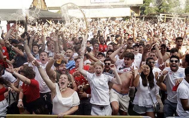 A year ago today... 14th June 2018. The 6 month summer had begun &amp; the World Cup was starting. 4 weeks of beer gardens, BBQ’s, limbs, for a moment we all truly believed it could actually come home... What a summer 2018 was. 🏴󠁧󠁢󠁥󠁮󠁧󠁿🍻