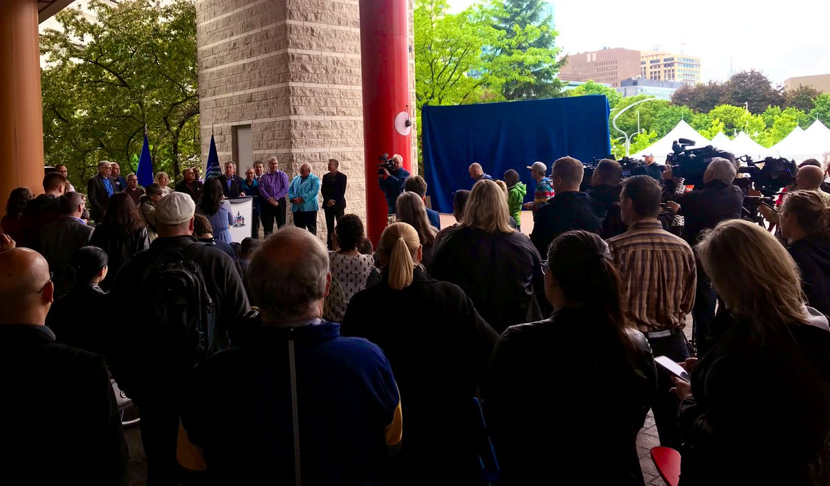 JimWatsonOttawa's tweet photo. Some more great pictures from today’s exciting 1 million milestone announcement. https://t.co/h5qiw65X2B