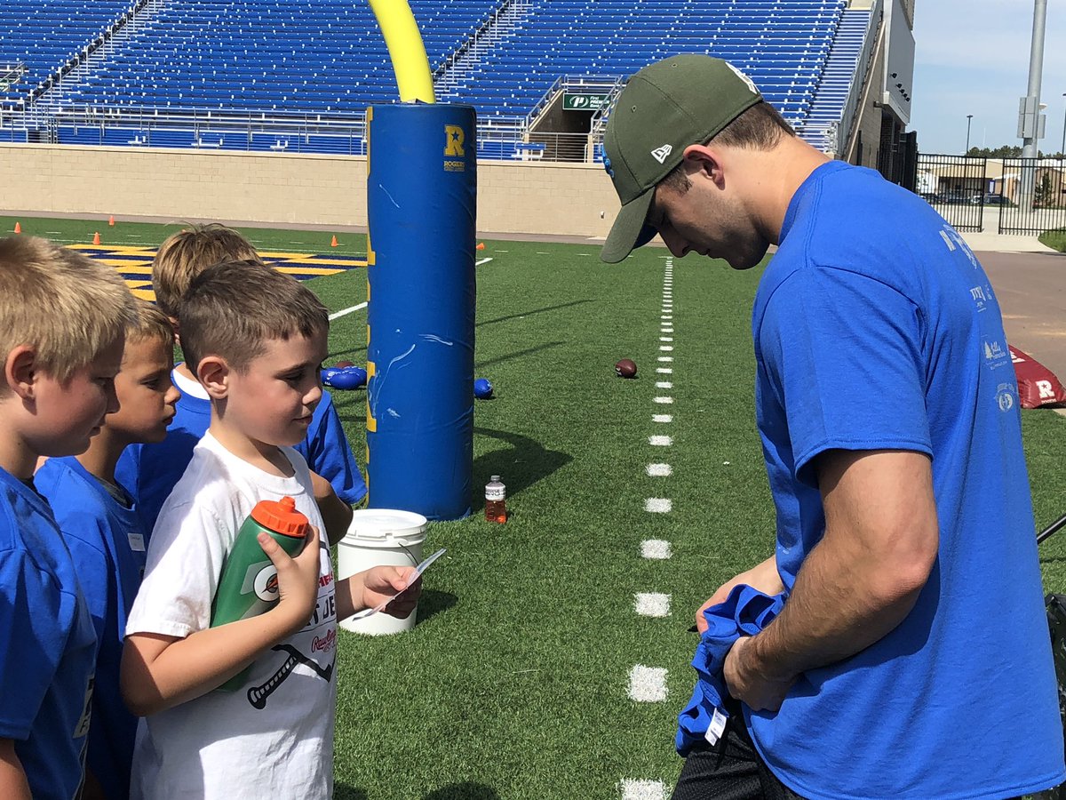 Josh_Johnson84's tweet photo. Another fun time at @ZACHZENNER2K camp! #GoJacks https://t.co/lr3EMNLBDT
