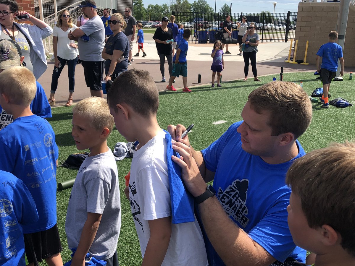 Josh_Johnson84's tweet photo. Another fun time at @ZACHZENNER2K camp! #GoJacks https://t.co/lr3EMNLBDT