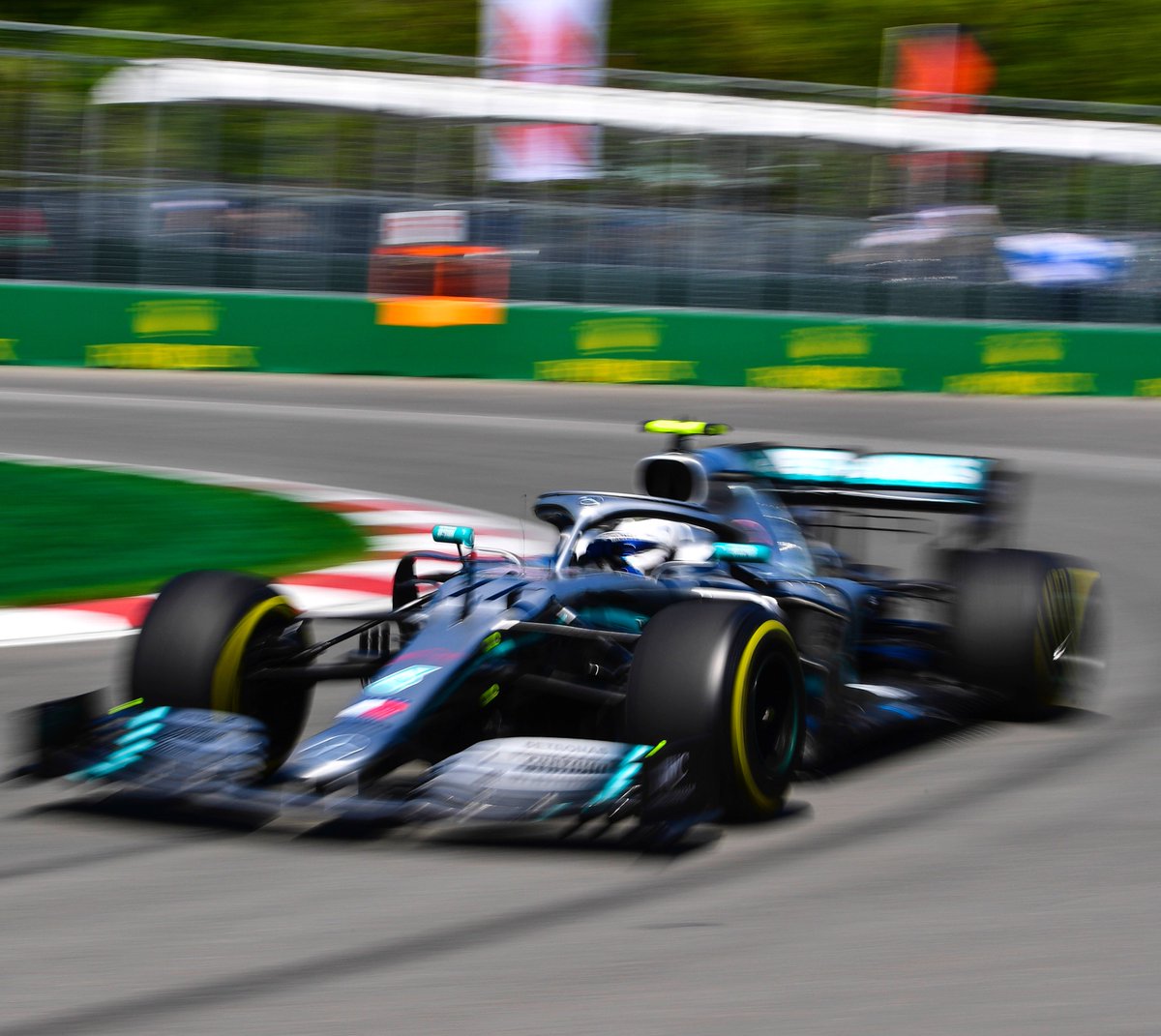 MercedesAMGF1's tweet image. Storming into the weekend like... ⚡

Have a good one #BestFans! 😎