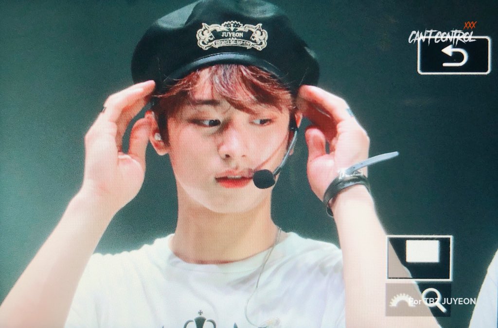 cantcontroljy's tweet image. 190614 대존잘 대가리깨 #THEBOYZ #더보이즈 #주연 #JUYEON #통제불능