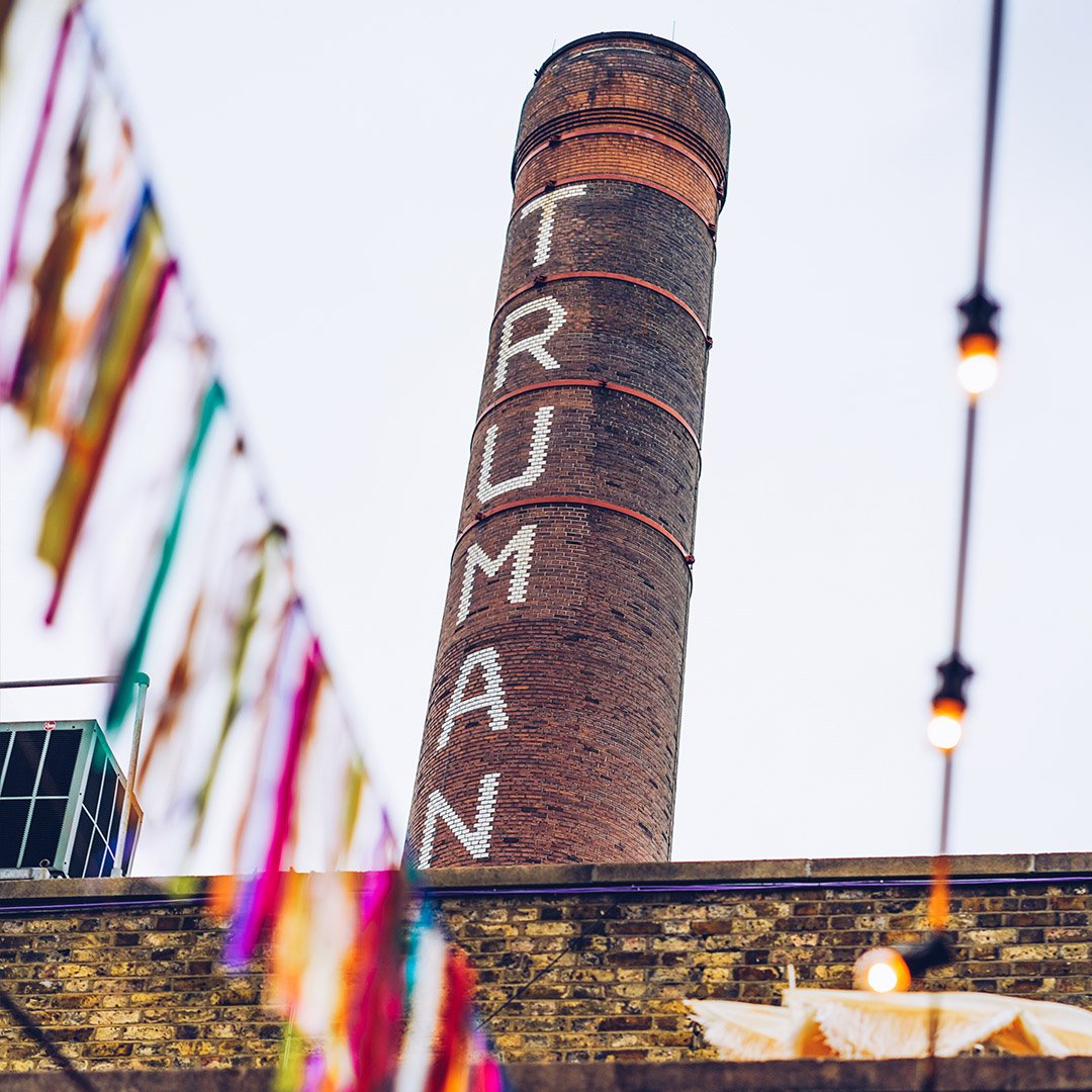 A few fantastic shots from  <a href="/vegannightsldn/">vegannightsldn</a>. We never tire of rigging mirror balls! #EOL #Vegannights #Eventprofs #vegan #food #TrumanBrewery #discoball #mirrorball #eventproduction