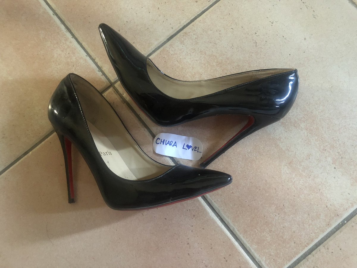 chiara_lovel's tweet photo. Qualche piccolo #omuncolo vuole sfidarsi in in #asta per queste meraviglie #usate?
Some little #useless #pindick want to fight to bid for this?
#louboutin #highheels #decolete #used #usedshoes #scarpeusate #tacchi #tacchiusati #feet #fetish #footfetish #shoesfetish #heelsfetish https://t.co/kuoPEME9Dd