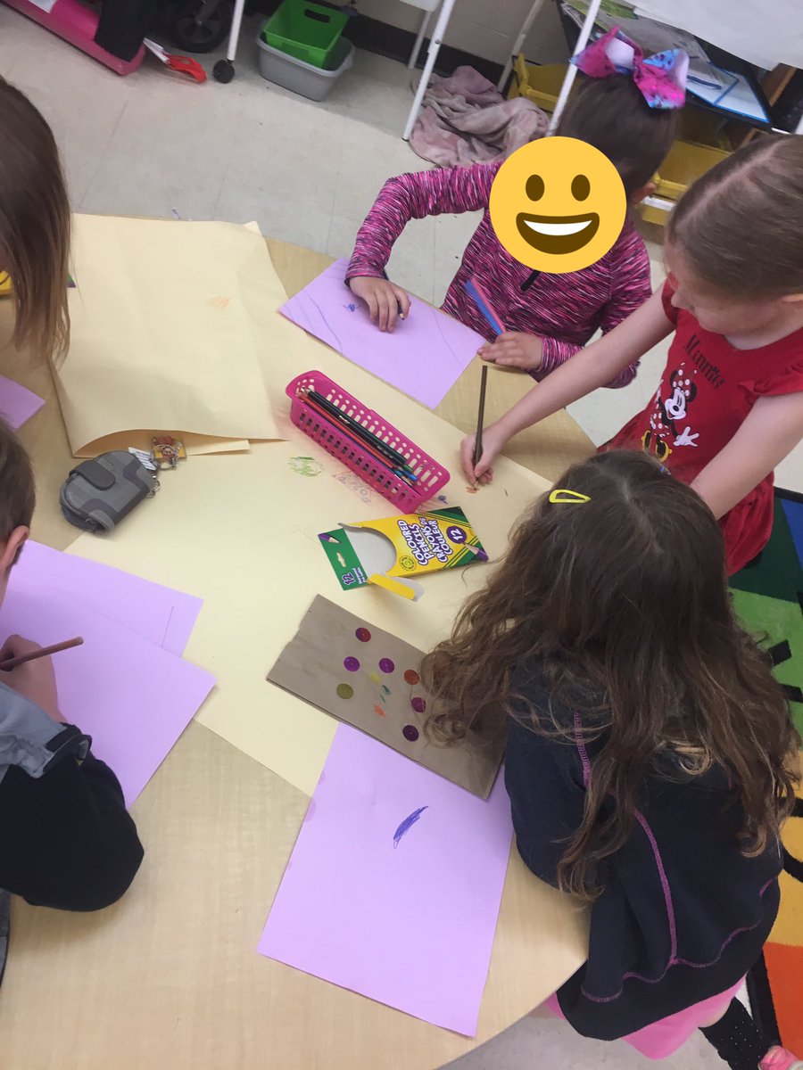 leduc_mrs's tweet photo. Having fun for art day! Creating crafts, finger painting, drawing and making playdough with sparkles. @ChantalLuff #leducluffkindies https://t.co/KU96UVLR5h