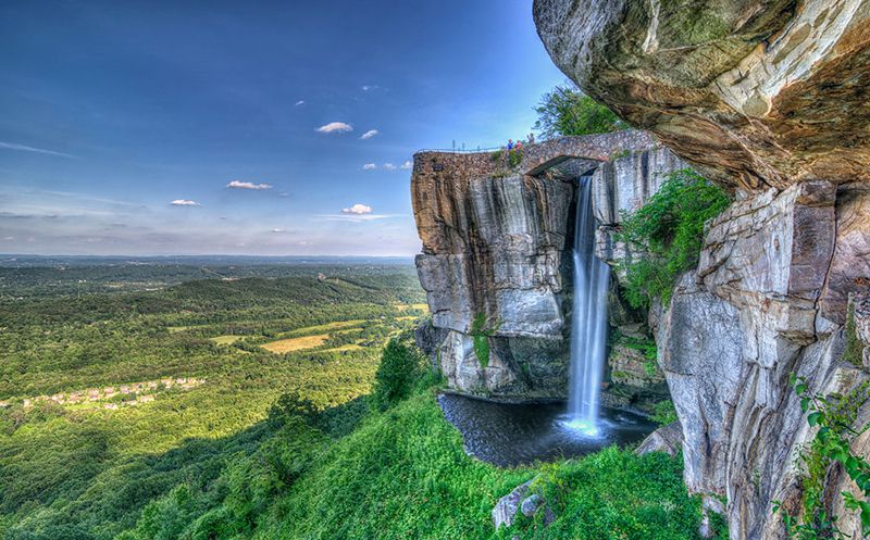 Have you Seen Rock City? Rock City and Ruby Falls are both less than 10 minutes from the Incline! buff.ly/2KEB8hB