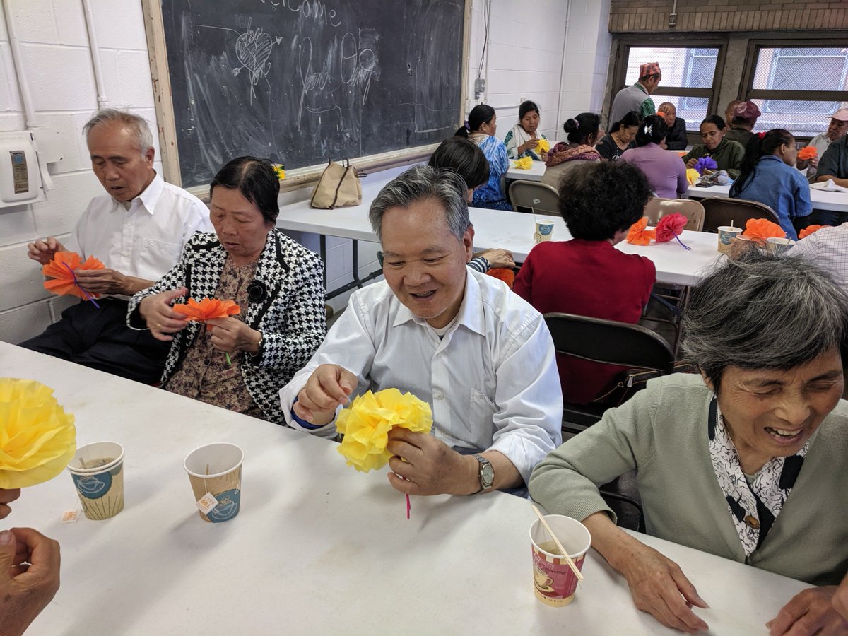 #Friyay we made paper flowers at our Elders program this week! 🌺