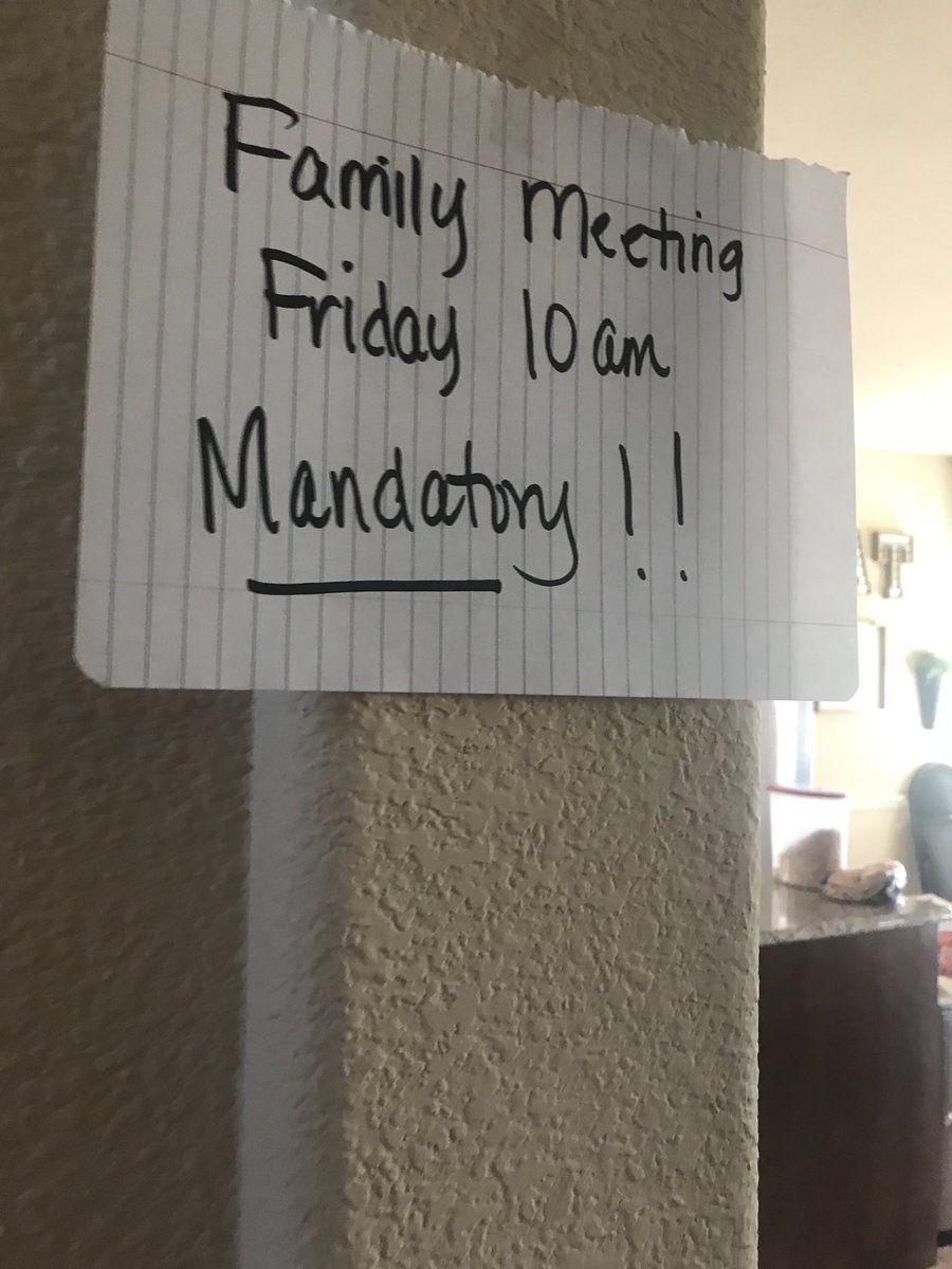 brooke_autumn_5's tweet photo. Ladies and gents, allow me to introduce to you the extraness that is my family https://t.co/LmpHHggh9B