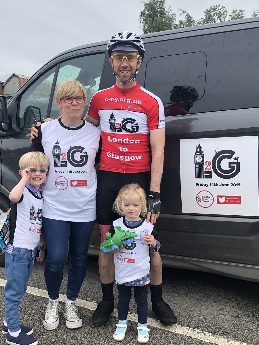 L2GNonStop's tweet photo. A well needed Team Stewart meet-up at 311km! Emotionally recharged and ready to power on now #l2gnonstop https://t.co/h42TZQ1Pqe