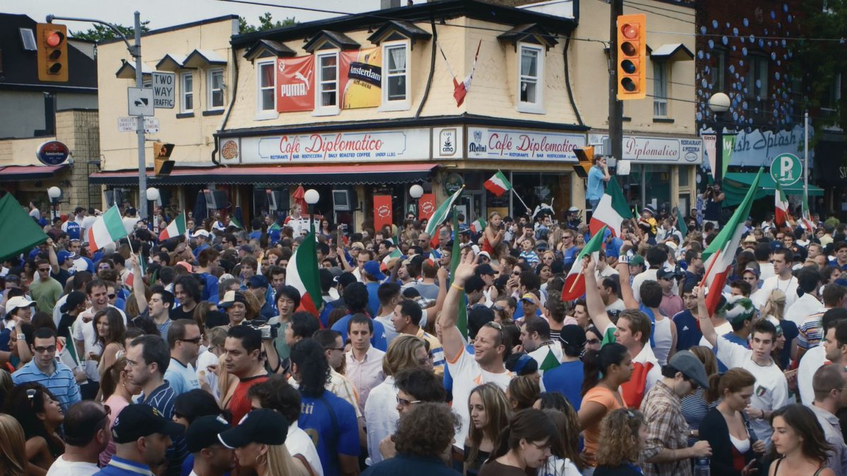 heritagetoronto's tweet photo. This #PlaqueFriday, we present a mishmash combining our longing for sustained #patioweather with the location of #TOSports celebrations = @cafedipTO: https://t.co/mdxCNCIzcb - Also some local #TOheritage for #ItalianHeritageMonth. Images @hermancustodio & Mastrangelo Family https://t.co/7OEHoDezlg