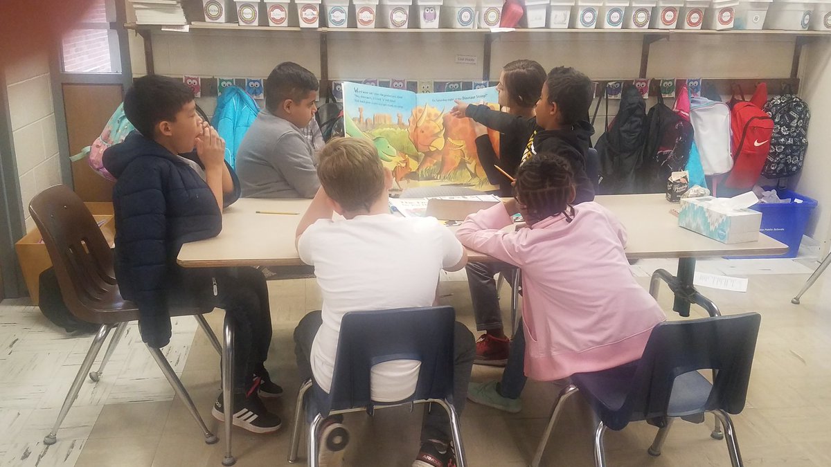nicole_inclass's tweet photo. @MsBeasley_19 was a BRE student teacher in my rm this year.She was kind, hard working, and a true learner.Her love of life and smile were contagious.She needs our help  now.If you would like a sunflower bracelet to show your support please message, like, or rt. #WeBelieveinBRE https://t.co/44Uobo64nf