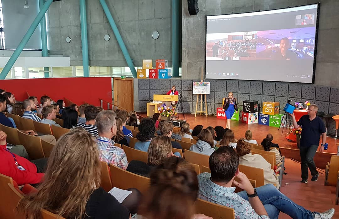 Windesheiminfo's tweet image. Na een tof college van @NASA zit het SDG Generation Event er op.

Het evenement werd georganiseerd ter ere van het 1️⃣0️⃣-jarig jubileum van @studyWHC.

Van harte met deze mooie mijlpaal! 🎉