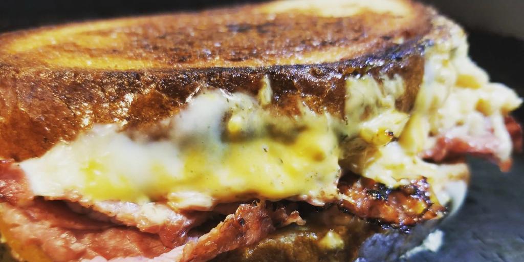 Molestice tweet media