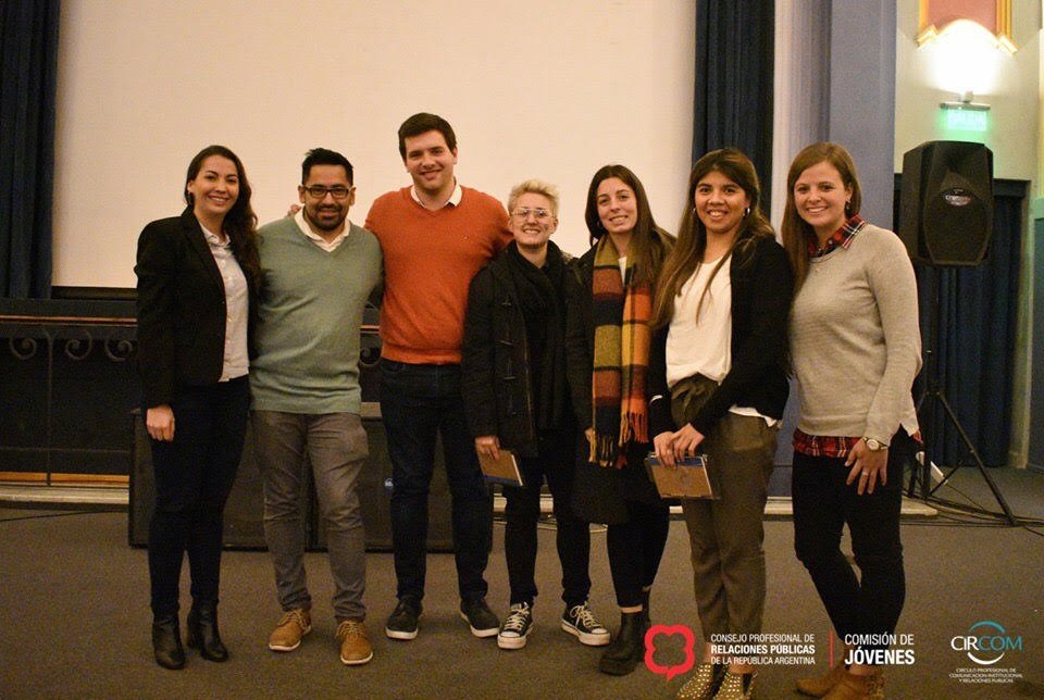 ConsejoRRPP's tweet photo. En el día de ayer se realizó con éxito el 4to #PreEncuentroPR en #Cordoba!! 👉🏽 ¡Seguí atento a nuestras redes y enterate más!
#pr #rrpp #PreEncuentro #Comisiondejovenes #RRPPArgentina #ConectandoPR https://t.co/pys5QNK5KC